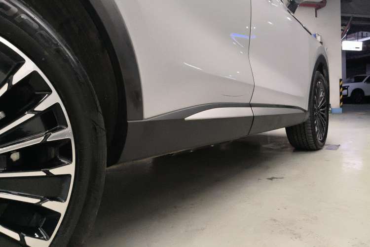 Used EXEED Stellar C-DM 2024 1.5T Long-Range Pro Right Side Sill