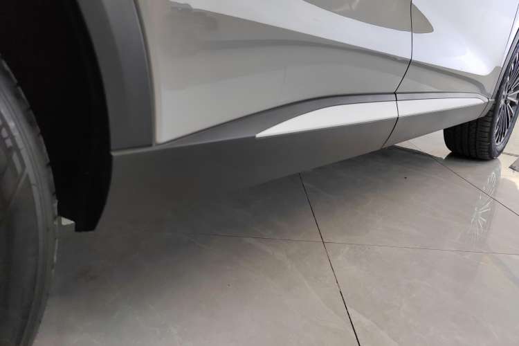 Used EXEED Stellar C-DM 2024 1.5T Long-Range Pro Right Side Sill