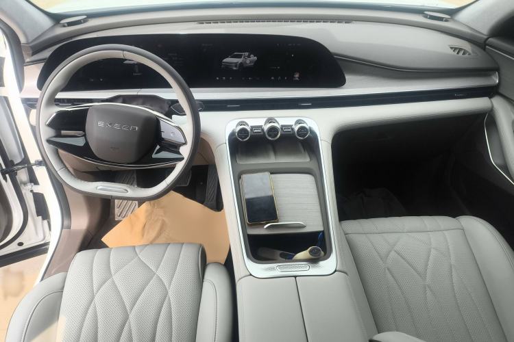 Used EXEED Stellar C-DM 2024 1.5T Long-Range Pro Interior 2