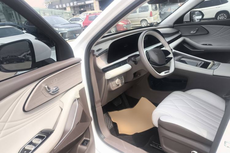Used EXEED Stellar C-DM 2024 1.5T Long-Range Pro Interior 3
