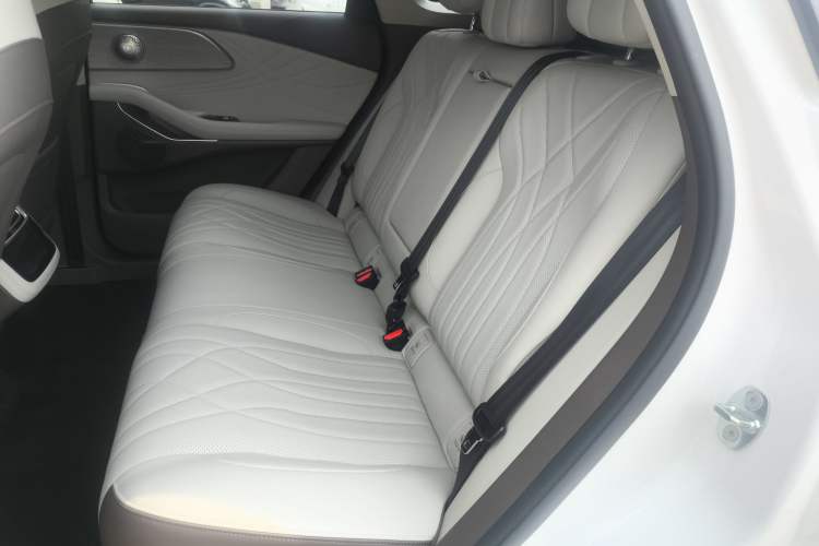 Used EXEED Stellar C-DM 2024 1.5T Long-Range Pro Interior 4