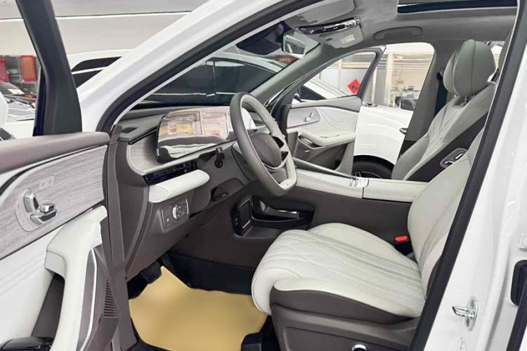 Used EXEED Stellar C-DM 2024 1.5T Long-Range Pro Interior 9