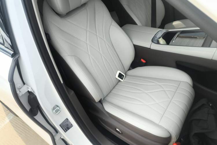Used EXEED Stellar C-DM 2024 1.5T Long-Range Pro Right Front Seat