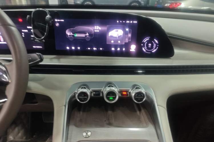 Used EXEED Stellar C-DM 2025 200 with Ultra-Long Range Pro All-Wheel Drive Audio And AC Panel