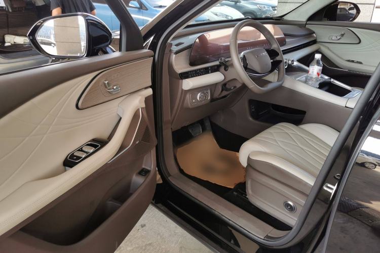 Used EXEED Stellar C-DM 2025 200 with Ultra-Long Range Pro All-Wheel Drive Driver Seat