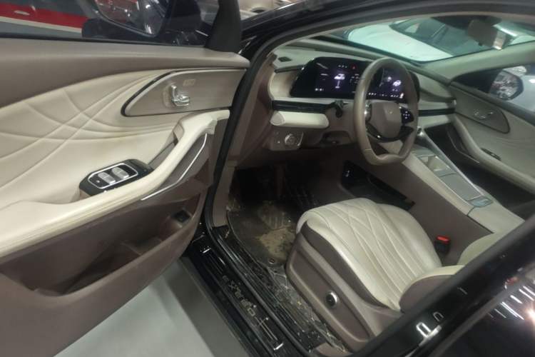 Used EXEED Stellar C-DM 2025 200 with Ultra-Long Range Pro All-Wheel Drive Driver Seat