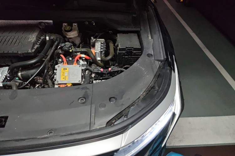 Used EXEED Stellar C-DM 2025 200 with Ultra-Long Range Pro All-Wheel Drive Engine Bay Left