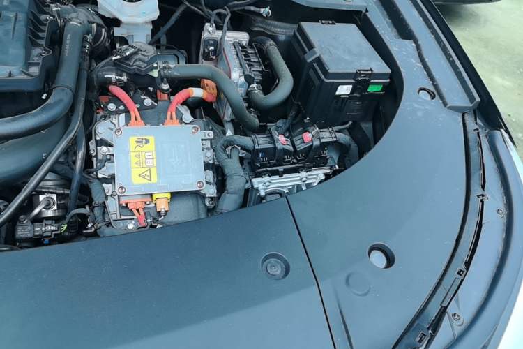 Used EXEED Stellar C-DM 2025 210 Extended-Range Pro Two-Wheel Drive Engine Bay Left