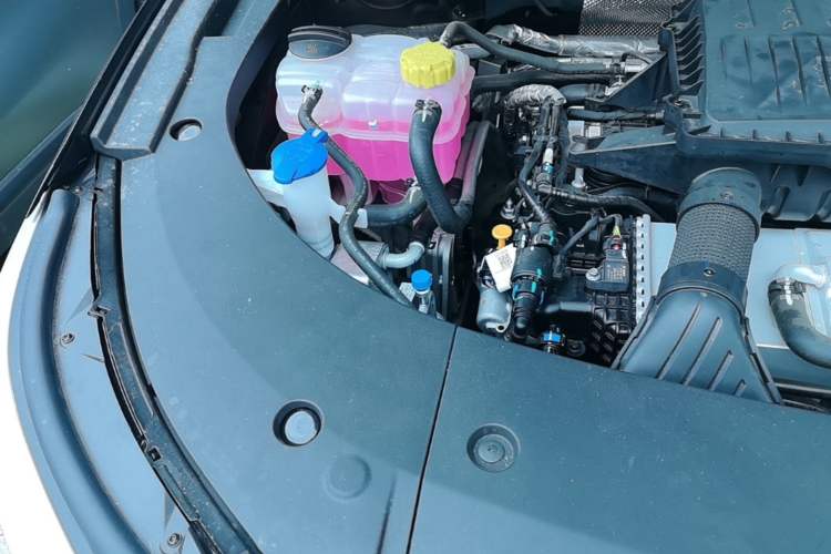 Used EXEED Stellar C-DM 2025 210 Extended-Range Pro Two-Wheel Drive Engine Bay Right
