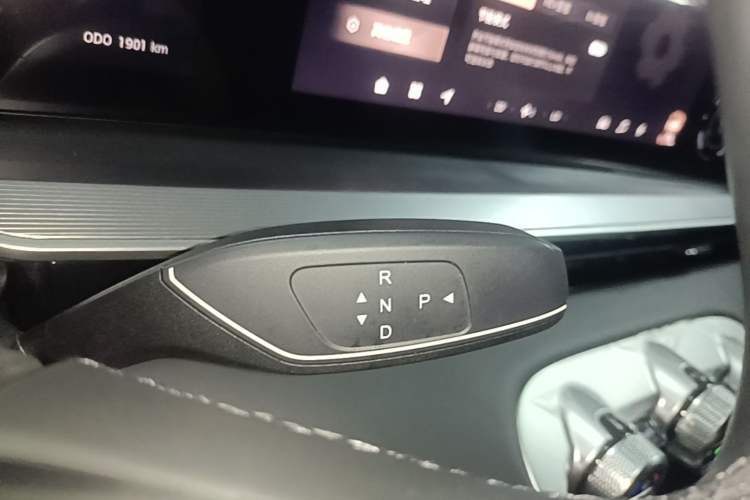 Used EXEED Stellar C-DM 2025 100 Long-Range Plus Two-Wheel Drive Gear Lever