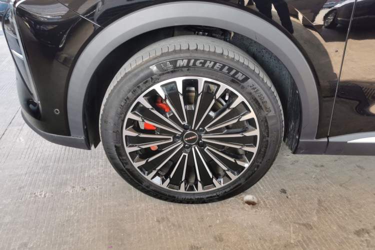 Used EXEED Stellar C-DM 2025 200 with Ultra-Long Range Pro All-Wheel Drive Left Front Wheel Hub