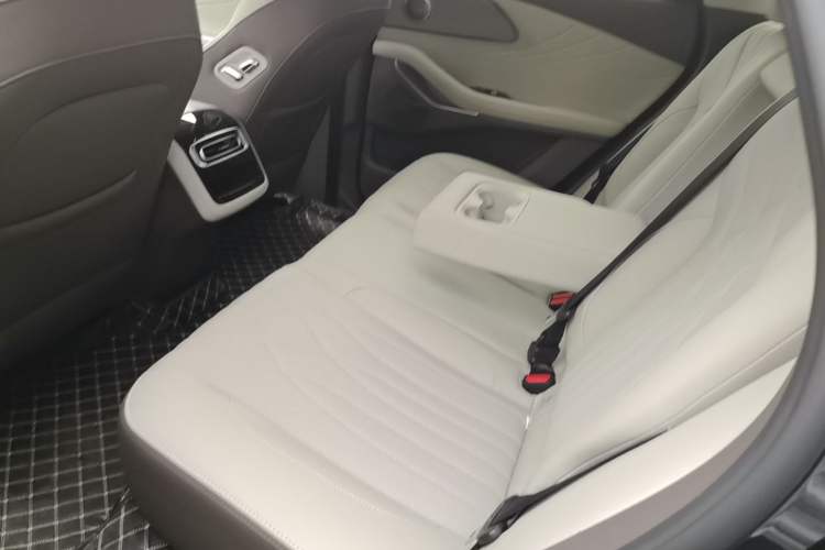 Used EXEED Stellar C-DM 2025 210 Extended-Range Pro Two-Wheel Drive Left Rear Seat