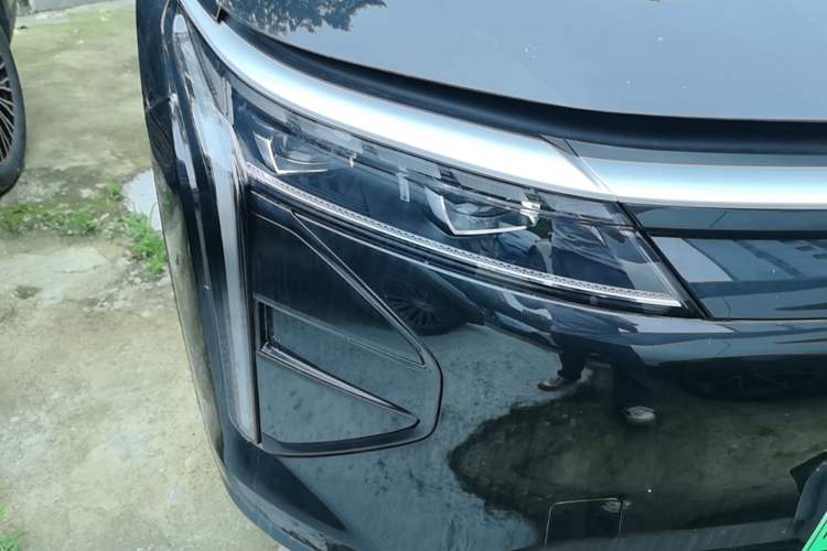 Used EXEED Stellar C-DM 2025 210 Extended-Range Pro Two-Wheel Drive Right Front Headlight