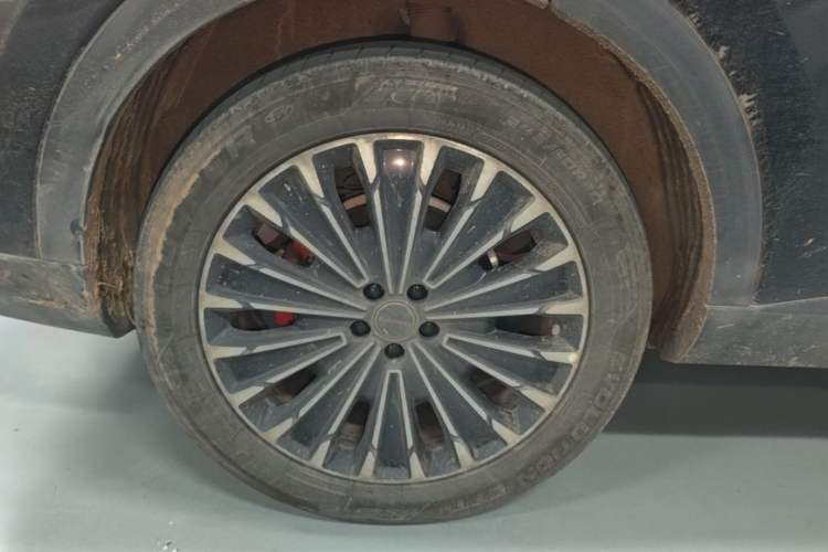 Used EXEED Stellar C-DM 2025 200 with Ultra-Long Range Pro All-Wheel Drive Right Rear Wheel Hub