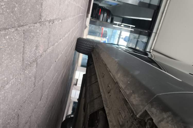 Used EXEED Stellar C-DM 2025 100 Long-Range Plus Two-Wheel Drive Right Side Sill