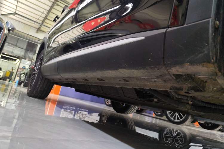Used EXEED Stellar C-DM 2025 100 Long-Range Pro Two-Wheel Drive Right Side Sill