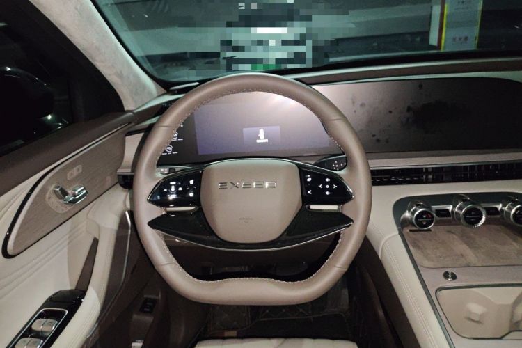 Used EXEED Stellar C-DM 2025 200 with Ultra-Long Range Pro All-Wheel Drive Steering Wheel