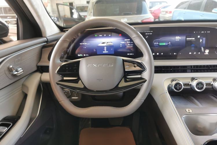 Used EXEED Stellar C-DM 2025 200 with Ultra-Long Range Pro All-Wheel Drive Steering Wheel