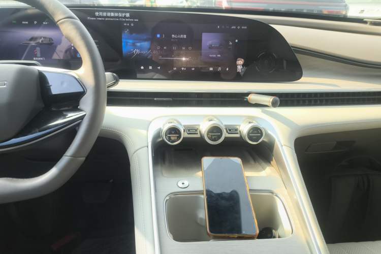 Used EXEED Stellar C-DM 2025 200 with Ultra-Long Range Max All-Wheel Drive Audio And AC Panel