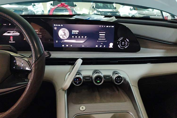 Used EXEED Stellar C-DM 2025 200 with Ultra-Long Range Max All-Wheel Drive Audio And AC Panel