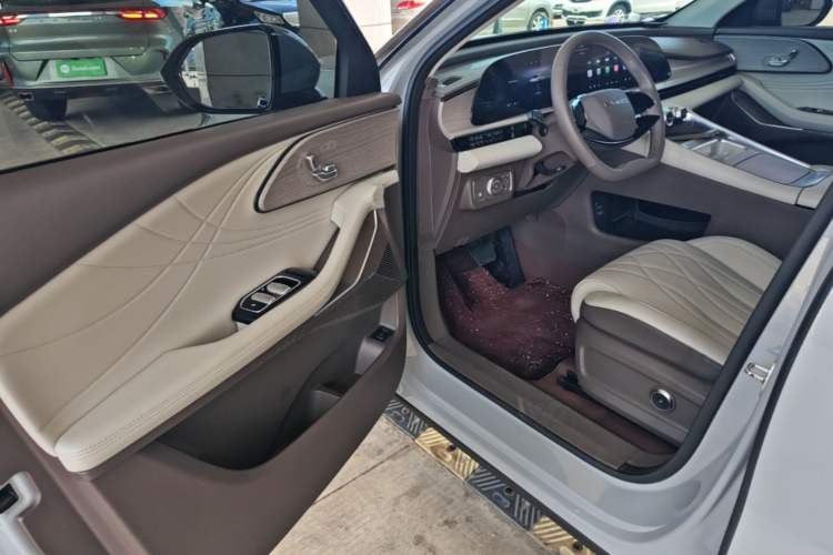 Used EXEED Stellar C-DM 2025 200 with Ultra-Long Range Pro All-Wheel Drive Driver Seat