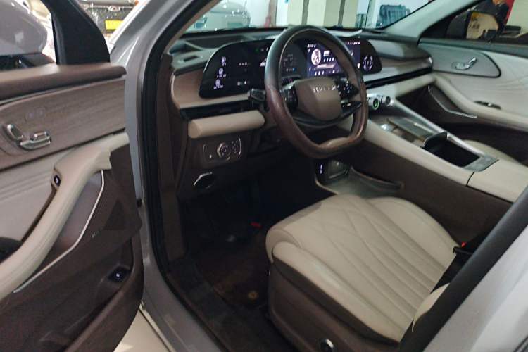 Used EXEED Stellar C-DM 2025 200 with Ultra-Long Range Max All-Wheel Drive Driver Seat