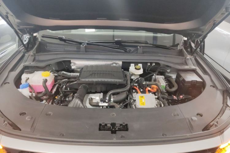 Used EXEED Stellar C-DM 2025 200 with Ultra-Long Range Pro All-Wheel Drive Engine Bay