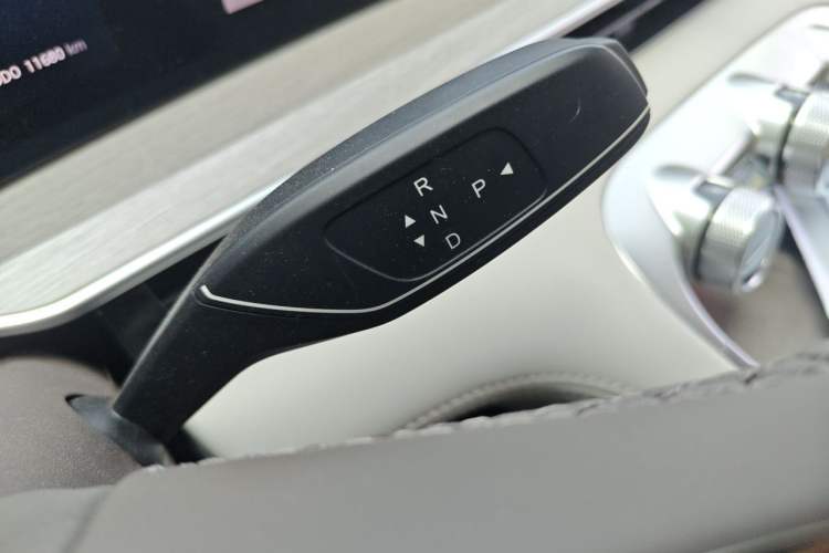 Used EXEED Stellar C-DM 2025 210 Extended-Range Pro Two-Wheel Drive Gear Lever