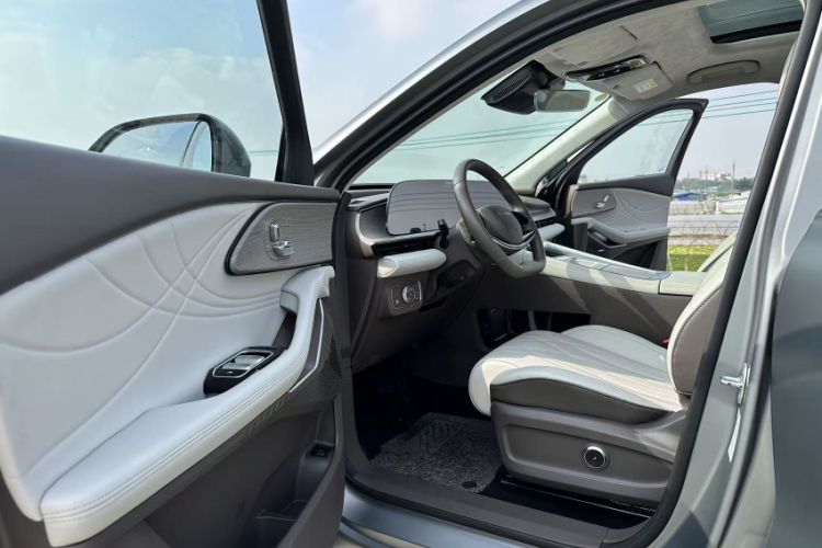 Used EXEED Stellar C-DM 2025 200 with Ultra-Long Range Pro All-Wheel Drive Interior 11