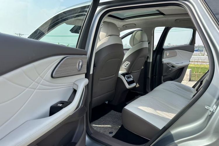 Used EXEED Stellar C-DM 2025 200 with Ultra-Long Range Pro All-Wheel Drive Interior 12