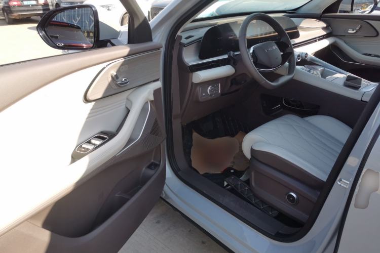 Used EXEED Stellar C-DM 2025 100 Long-Range Pro Two-Wheel Drive Interior 3