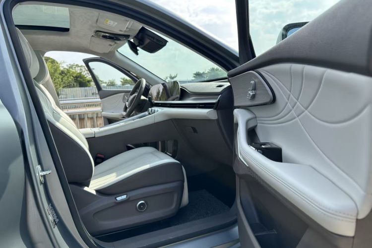 Used EXEED Stellar C-DM 2025 200 with Ultra-Long Range Pro All-Wheel Drive Interior 4
