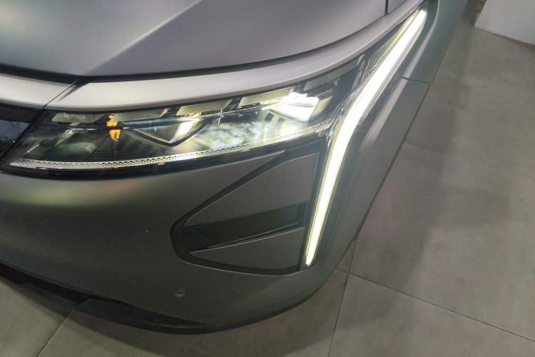 Used EXEED Stellar C-DM 2025 200 with Ultra-Long Range Pro All-Wheel Drive Left Front Headlight