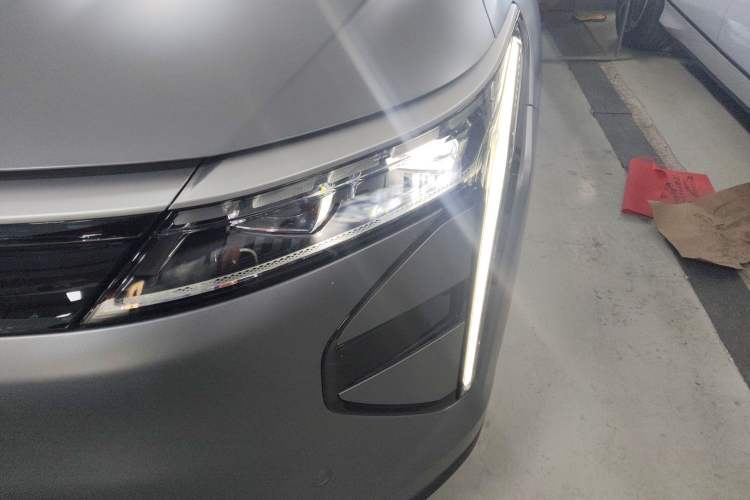 Used EXEED Stellar C-DM 2025 200 with Ultra-Long Range Pro All-Wheel Drive Left Front Headlight