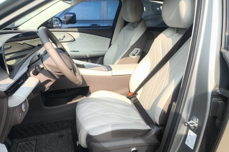 Used EXEED Stellar C-DM 2025 200 with Ultra-Long Range Max All-Wheel Drive Left Front Seat