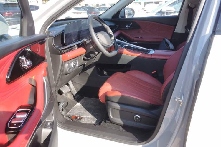 Used EXEED Stellar C-DM 2025 200 with Ultra-Long Range Pro All-Wheel Drive Left Front Seat