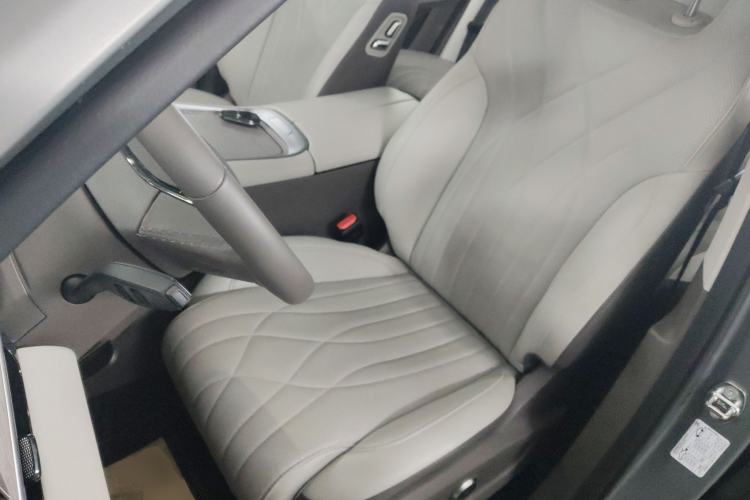 Used EXEED Stellar C-DM 2025 200 with Ultra-Long Range Pro All-Wheel Drive Left Front Seat