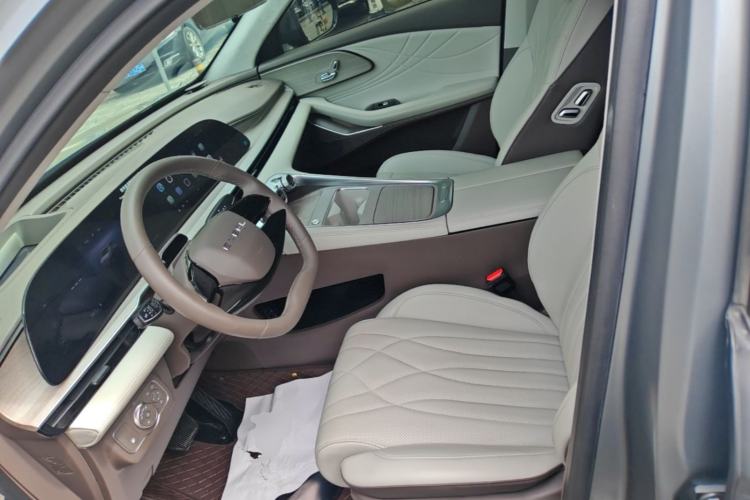 Used EXEED Stellar C-DM 2025 200 with Ultra-Long Range Max All-Wheel Drive Left Front Seat