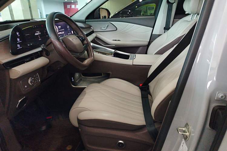 Used EXEED Stellar C-DM 2025 200 with Ultra-Long Range Max All-Wheel Drive Left Front Seat