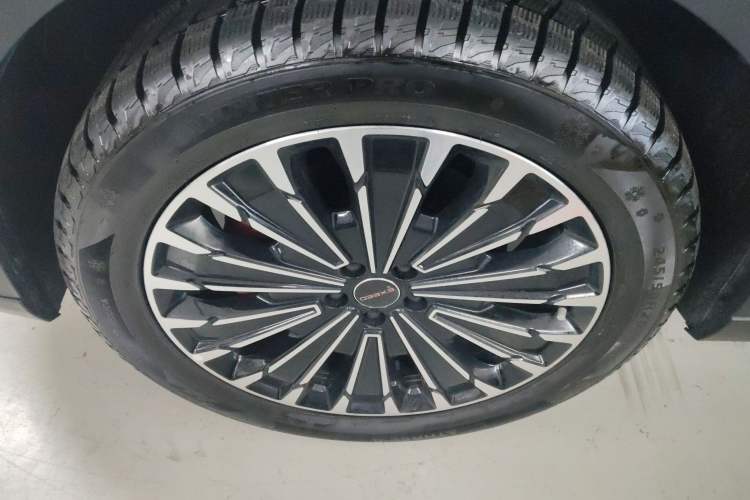 Used EXEED Stellar C-DM 2025 200 with Ultra-Long Range Pro All-Wheel Drive Left Front Wheel Hub