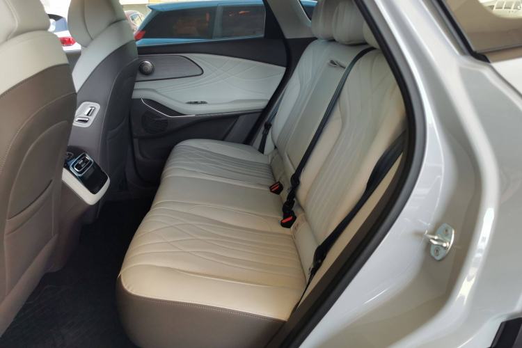 Used EXEED Stellar C-DM 2025 200 with Ultra-Long Range Pro All-Wheel Drive Left Rear Seat