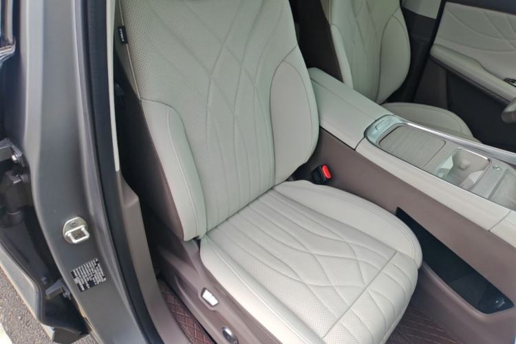 Used EXEED Stellar C-DM 2025 200 with Ultra-Long Range Max All-Wheel Drive Right Front Seat
