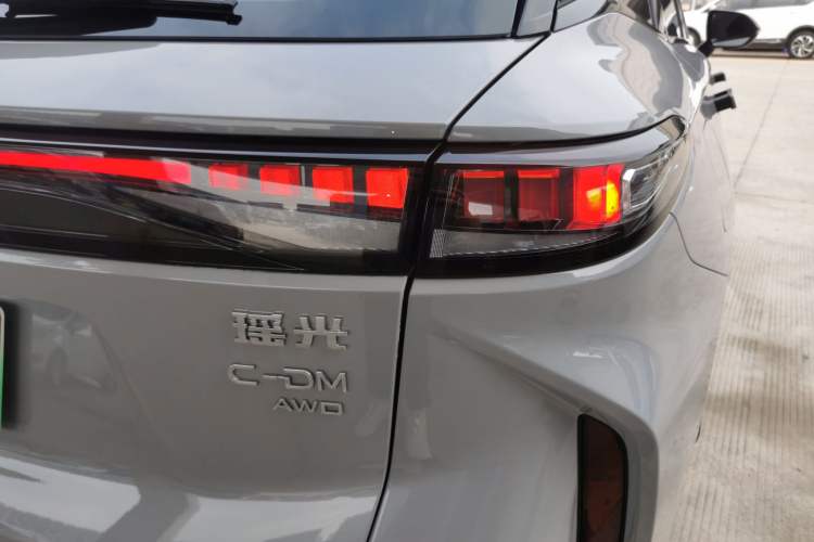 Used EXEED Stellar C-DM 2025 200 with Ultra-Long Range Pro All-Wheel Drive Right Rear Taillight