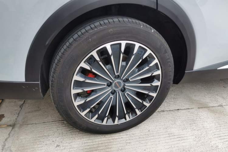 Used EXEED Stellar C-DM 2025 200 with Ultra-Long Range Pro All-Wheel Drive Right Rear Wheel Hub
