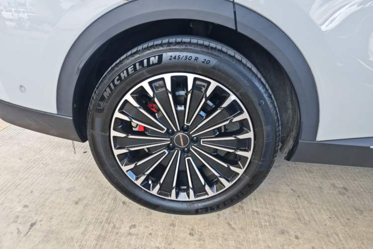 Used EXEED Stellar C-DM 2025 200 with Ultra-Long Range Pro All-Wheel Drive Right Rear Wheel Hub