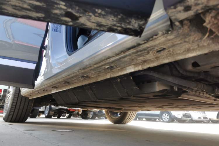Used EXEED Stellar C-DM 2025 200 with Ultra-Long Range Pro All-Wheel Drive Right Side Sill