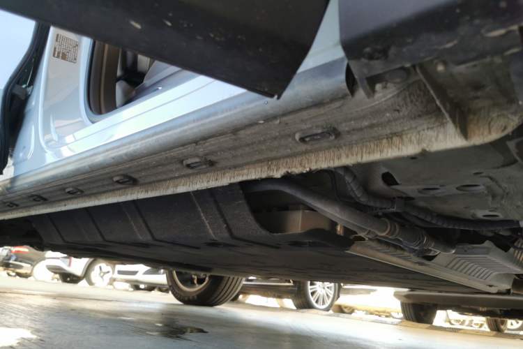 Used EXEED Stellar C-DM 2025 200 with Ultra-Long Range Pro All-Wheel Drive Right Side Sill