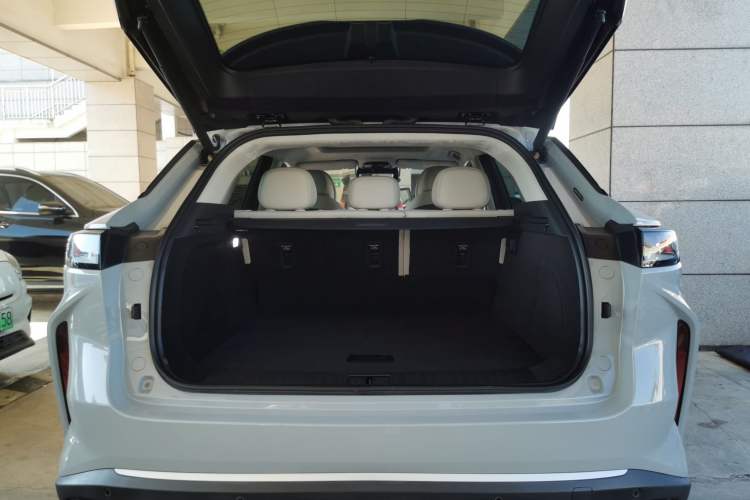 Used EXEED Stellar C-DM 2025 200 with Ultra-Long Range Pro All-Wheel Drive Trunk