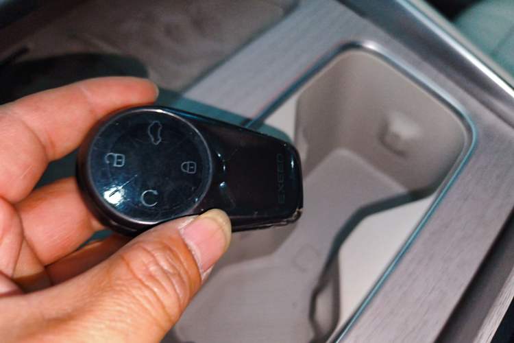 Used EXEED Stellar C-DM 2025 200 with Ultra-Long Range Max All-Wheel Drive Vehicle Key