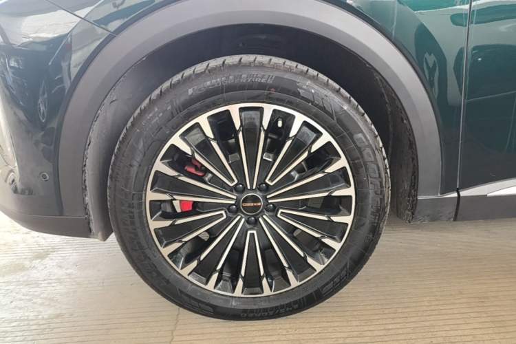 Used EXEED Stellar C-DM 2025 200 with Ultra-Long Range Pro All-Wheel Drive Left Front Wheel Hub